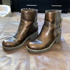 Metallic ankle boots